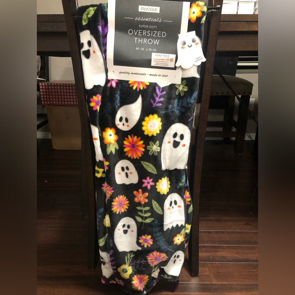 Envogue Floral Ghost Halloween Throw Blanket NWT